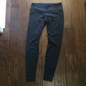 Lululemon low-rise size 8